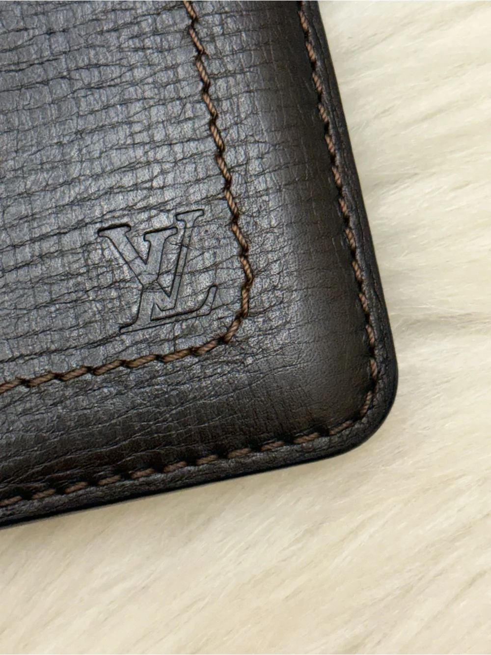 LOUIS VUITTON - BROWN LEATHER BIFOLD POCKET ORGANIZER WALLET “UTAH”